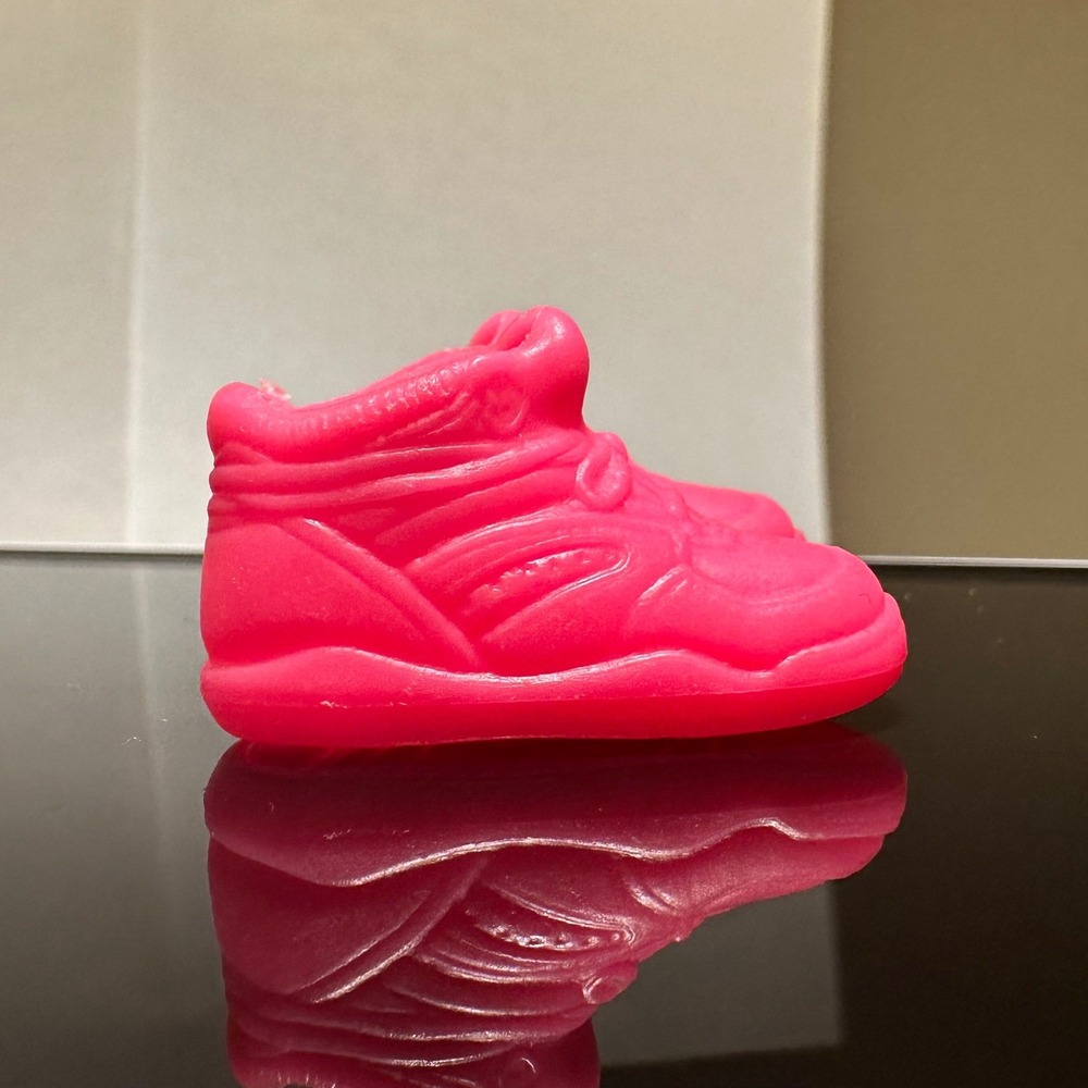 Vintage Mattel Barbie Skipper Bright Pink High-top Sneakers - Sun Emblem Bottoms - Picture 4 of 6